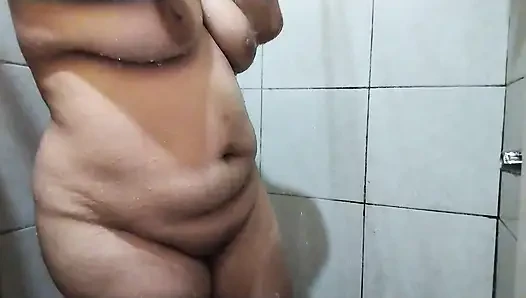 Duş alırken göğüslerin nasıl ortaya çıktığı.