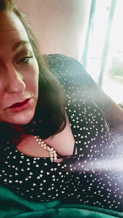 Confissão da esposa gostosa: provocando meu corno com fantasias de bbc