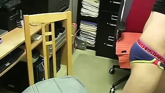 EJ çıplak gidiyor