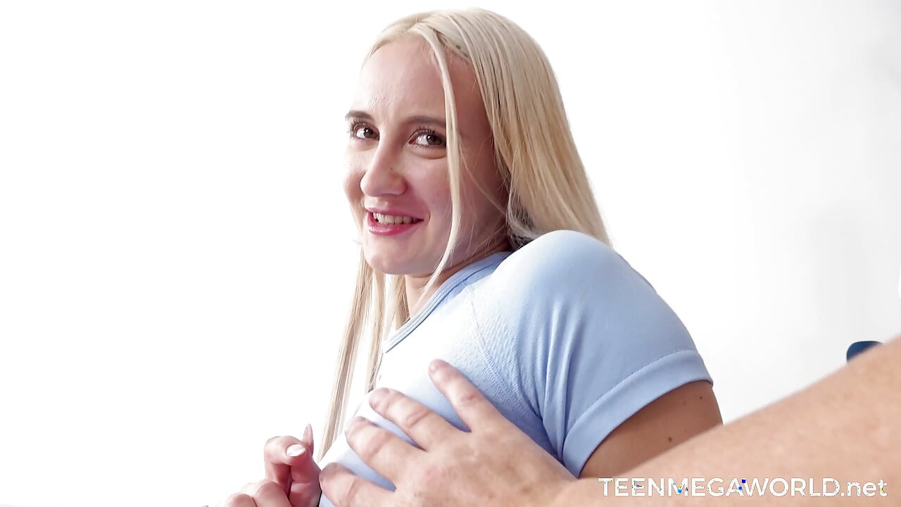 Dude Fucks a Helping Blonde