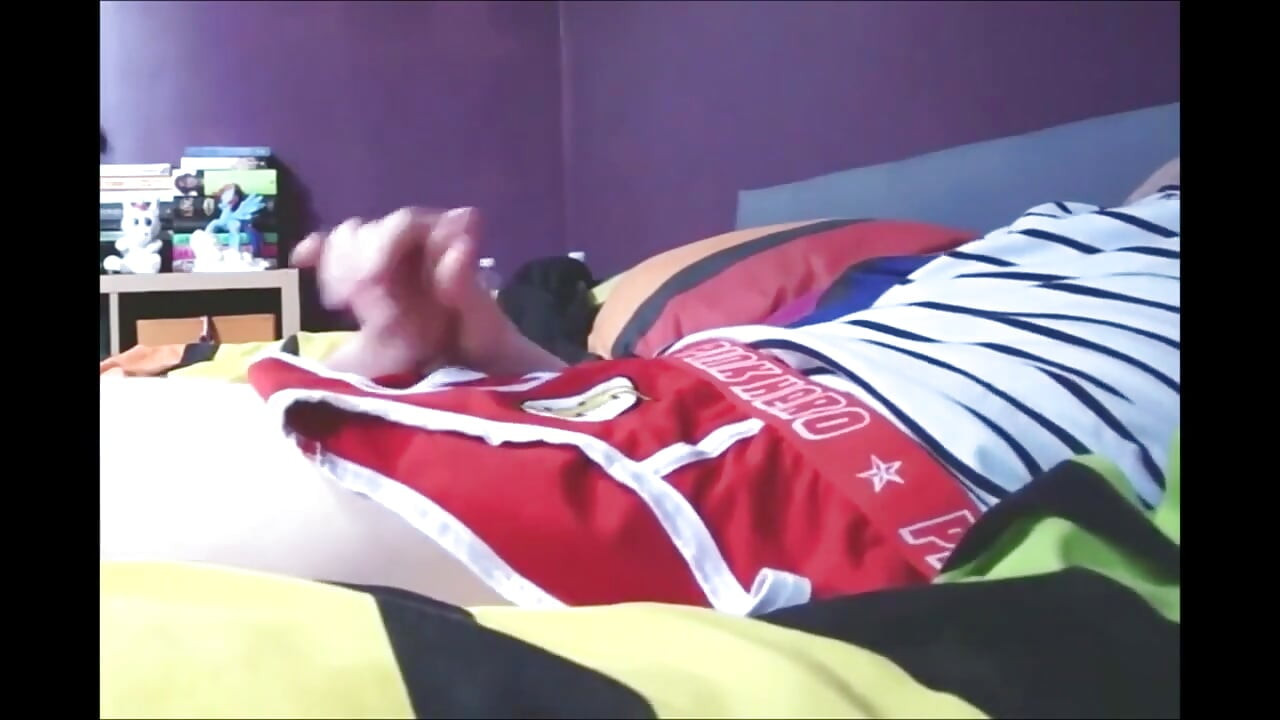 슈퍼 히어로 속옷에 사정하는 새미 앤드류스