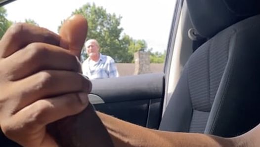 Γέρος καυλιάρης άντρας με πιάνει να χαϊδεύω στο αυτοκίνητό μου - γκέι δημόσια κρουαζιέρα - jwildsxxx
