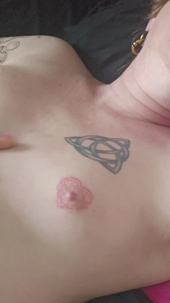 Oiled up Titties and clitty play from this Sexy girl