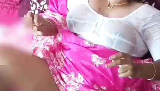 Heiße sexy Desi-ehefrau in nasser weißer bluse muschi creampie pOV-ficken