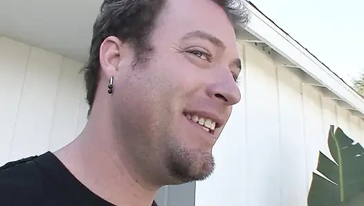 Анальный трах для задницы молодой брюнетки