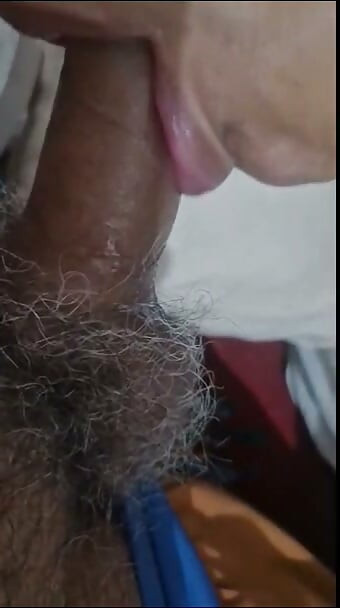 Empregada mostrando o cu querendo rola