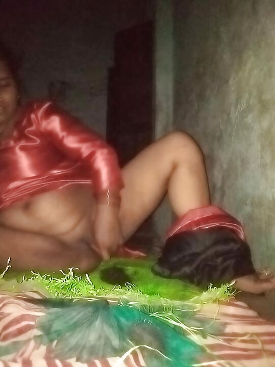 Bhabi ne baiya ke bal saf kiye fir chudai ki