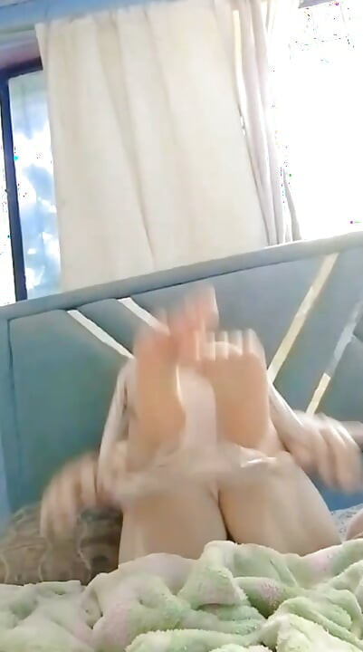 I MASTURBATE VERY RICH DO YOU LIKE HOW I TOUCH MYSELF VERY RICH