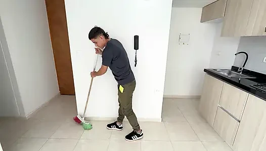 Latin üvey erkek kardeş ve üvey kız kardeş arasındaki bu sikişin nasıl bittiğini hayal bile edemezsin!