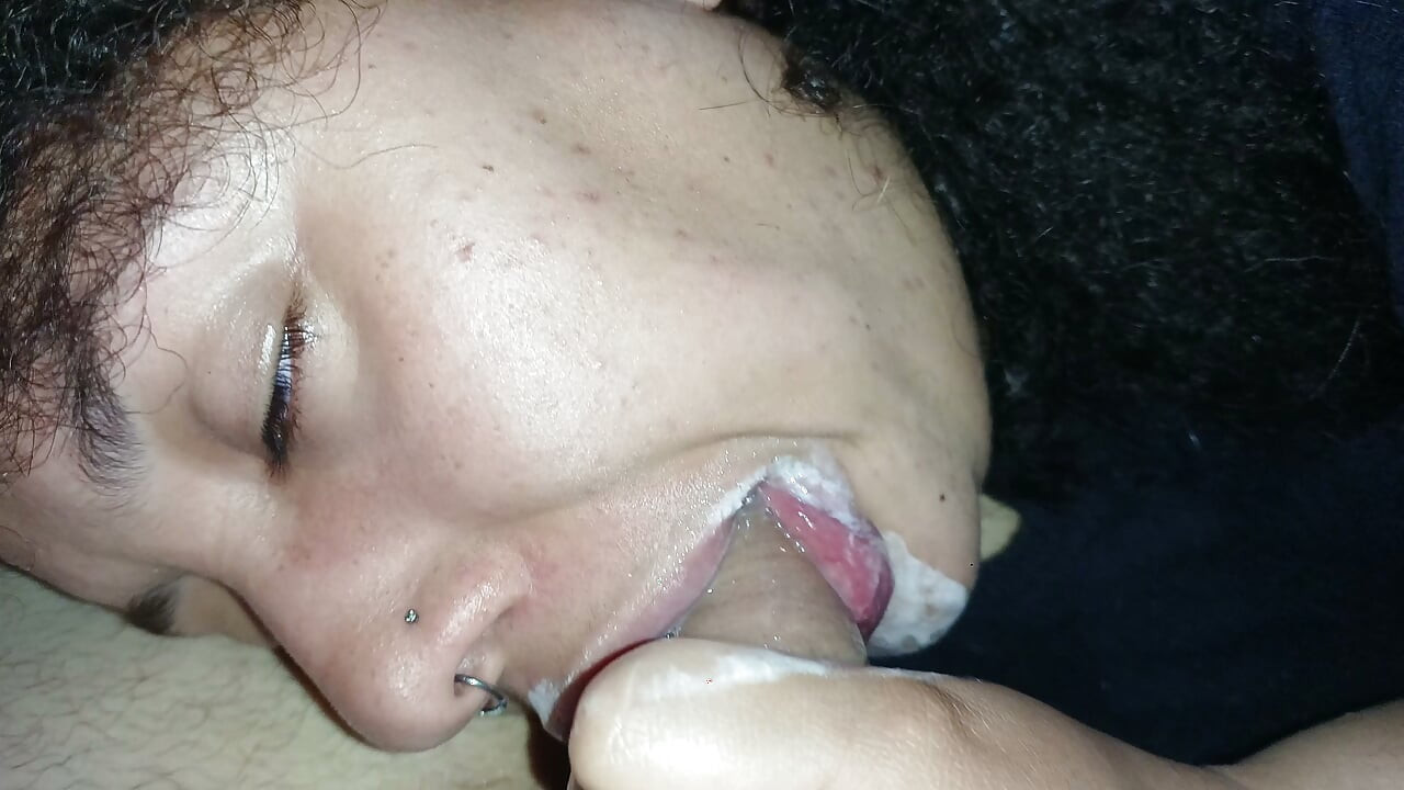 CREAMPIE FACIAL: CUMMING ALL OVER THIS SLUT'S BEAUTIFUL LIPS