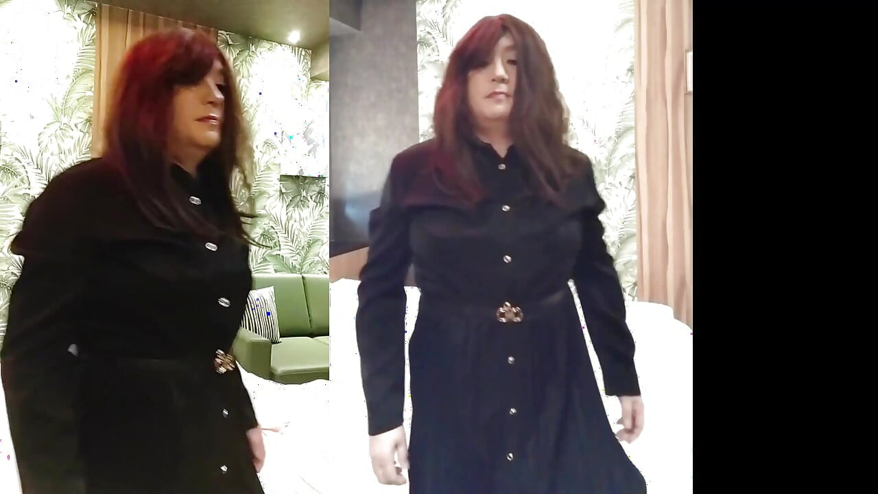 Crossdressser I korset i bradavice, glans probušen analnom masturbijom