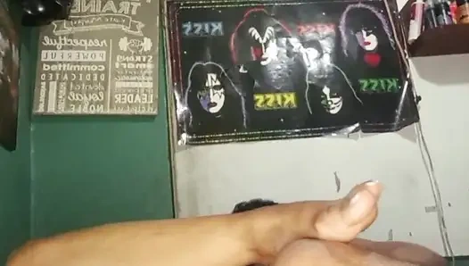 Ibu mertua rambut cokelat dengan pantat montok ini dientot enak