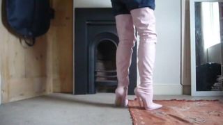 Розовые экстремальные сапоги на каблуках с каблуками