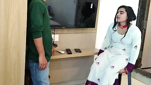 TV banane aaya tha aur Akeli ladki dekh ke pel diya