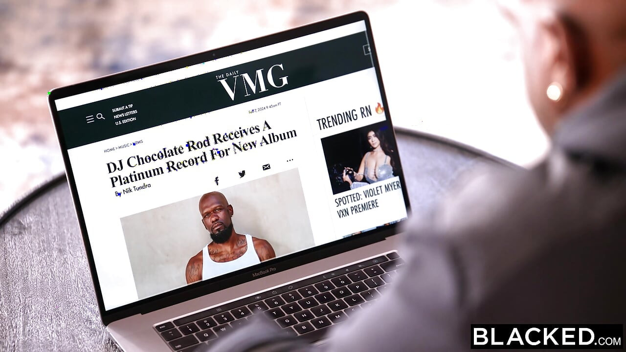 BLACKED Vruće drugarice Jade Kimiko i Avery Black imaju višestruke orgazme u intenzivnoj četvorci