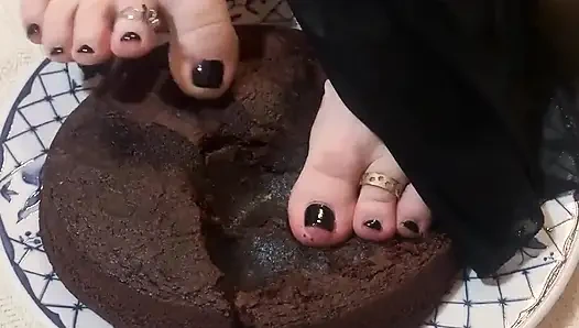 Ступни, ступни, ступни в торте