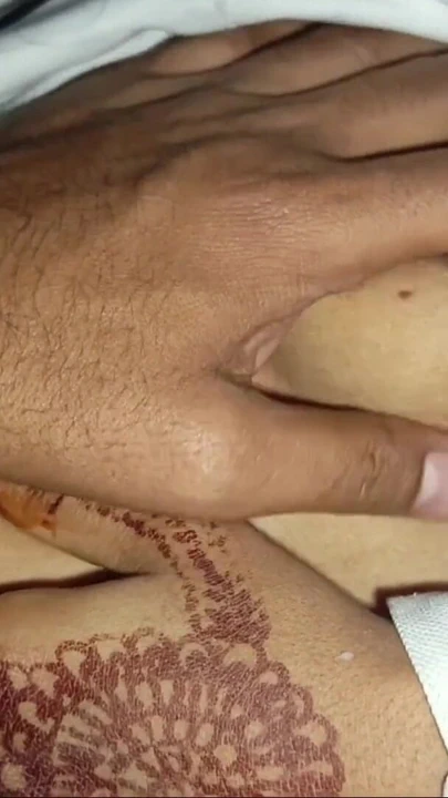 给前女友挤奶并被按摩 | 短片 1