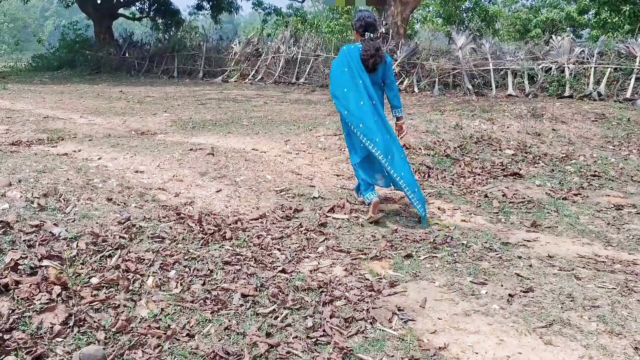 Hintli çift seks kocası karısını sikiyor