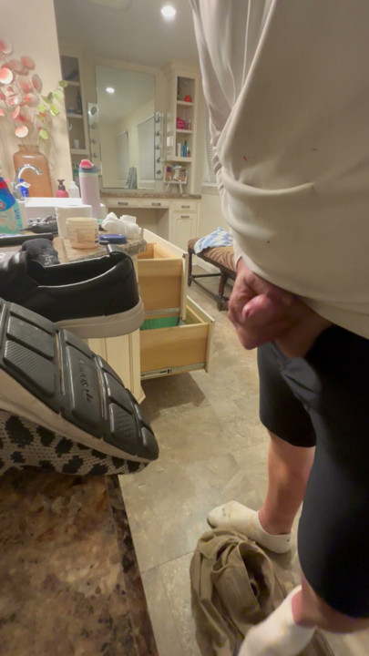 Love her stinky shoes