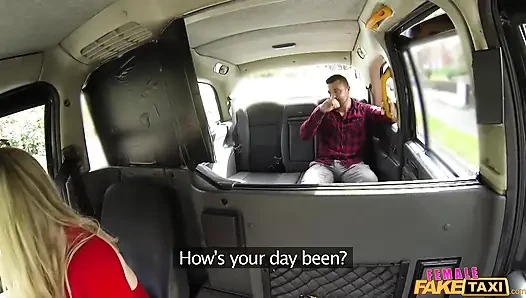 Female fake taxi - max dengan toket besar yang lagi sange berat pamer resiko di lapangan parkir & ngentot anal habis-habisan di dalam mobil