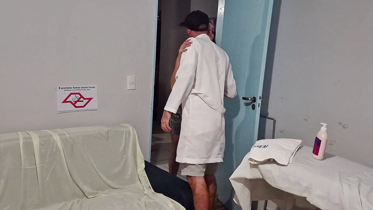 Clandestine Masseuse Uses Profession to Fuck Clients!