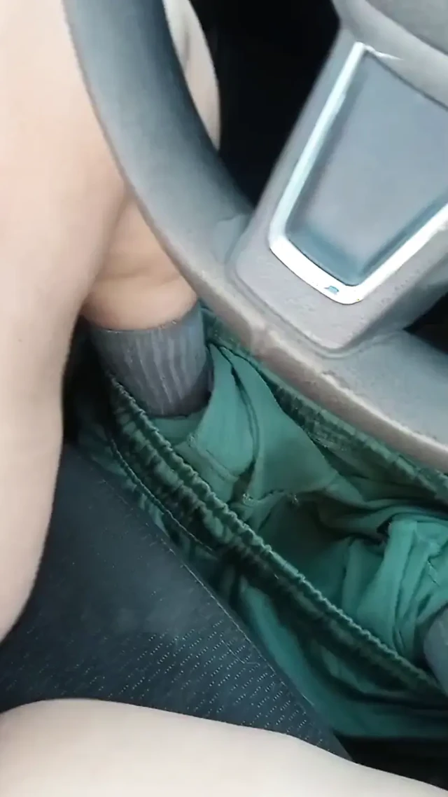 Public masturbate my pussy in the car wash, my husband's handjob in traffic! Part 1