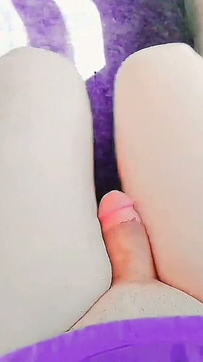 Curvă blegă mini jachetă de piele și fustă din piele Mini Crossdresser | Clip 2