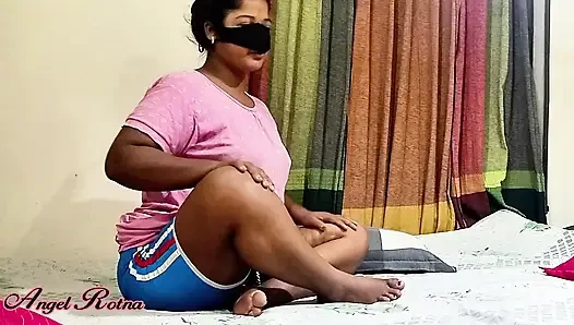 Desi indische stiefschwederin genießt lutschen und ficken