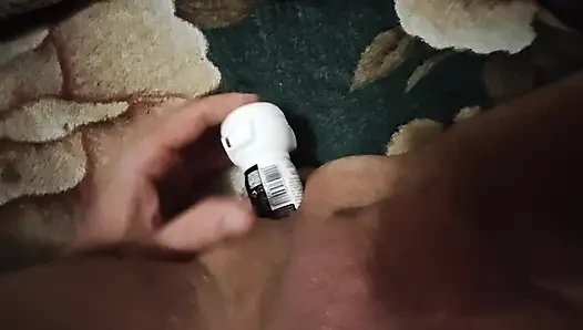 Yarağım ve derin deliğimle mastürbasyon yapıyor