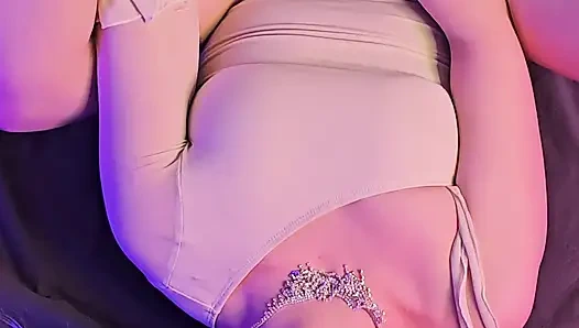 The Robot Girl Has a Human Cunt. Jerking off and Writhing