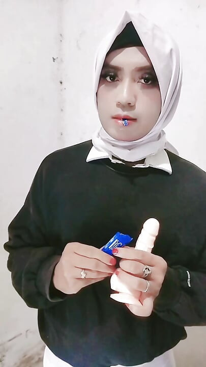 Sissy Hijab with chastity cage and streching my asshole