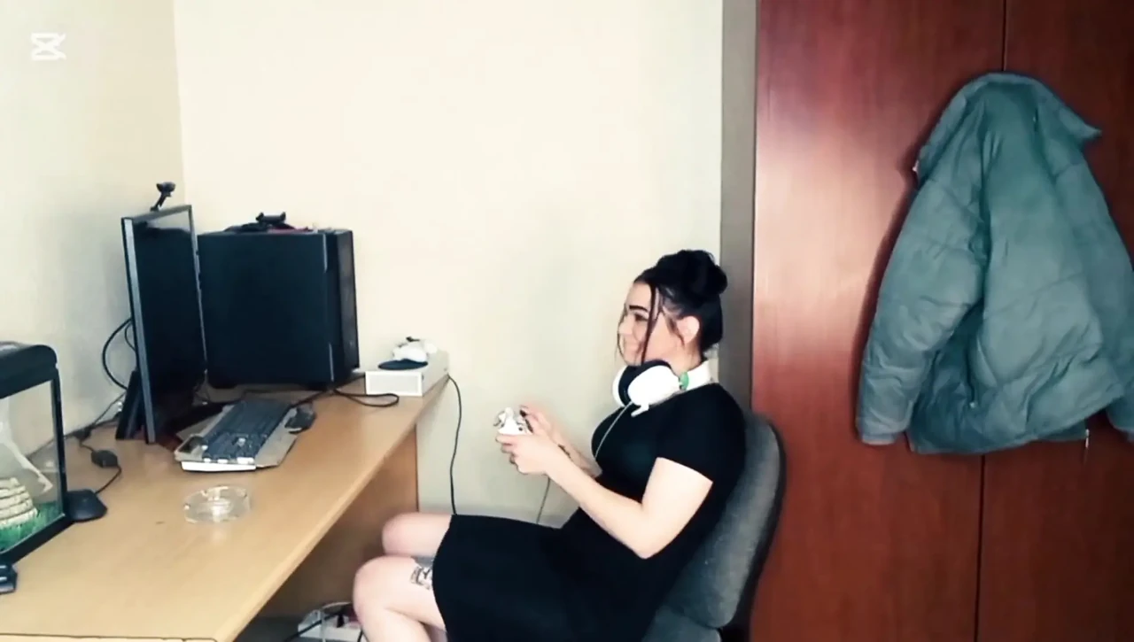 Guy Fucks Girl Playing Xbox