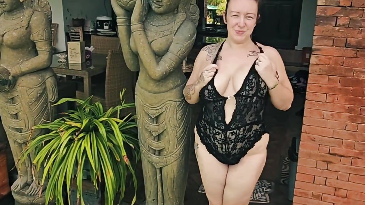 Jade Playing with Dildo in Shower