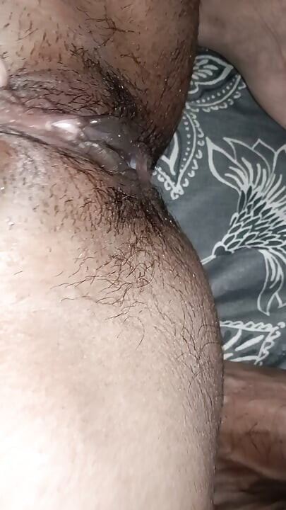Badi bahen ko choda condom se