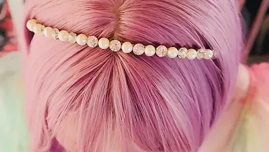 Eine hübsche prinzessin, Tina Snua , chainsmokes 2 Cork Zigaretten - baumelnde Snap-Inhales, treibenden Rauch