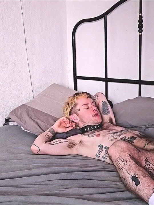 Boy Pussy Wrecked! XXX Skips Submits to Lucio Davoli
