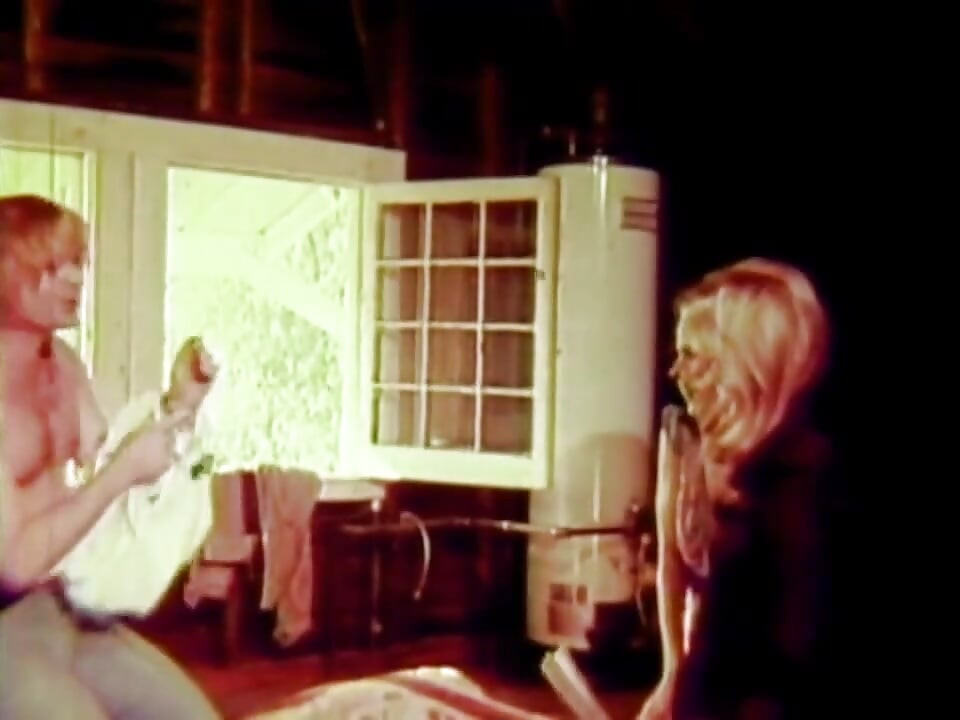 Legenda porno - USA 1969, początek - Scena 01
