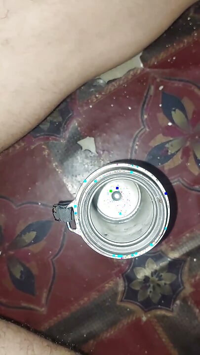 Ik heb mijn lul in de fles gestoken en ben klaar gekomen met masturberen