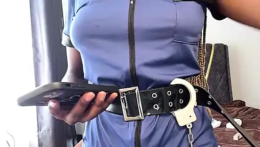 Polisi siap dengan borgol