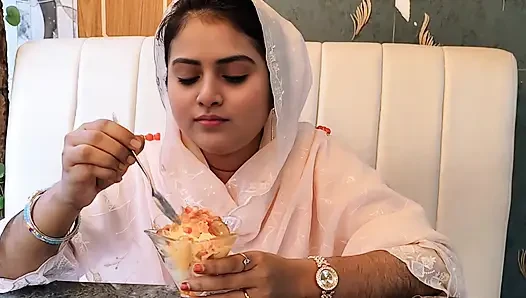 Aku pergi berkeliling dengan pacarku. Aku ngentot memeknya pakai biryani kachchi dan ngentot memeknya habis-habisan Part_01 (video lengkap bahasa bangla)