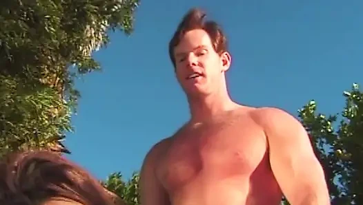 College Geständnisse: Wilder Outdoor-Blowjob