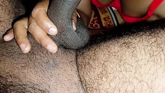 Pria beruntung ini lagi asik ngentot pantat bahenol cewek jalang ini sampai dicrot di dalam - klip 1