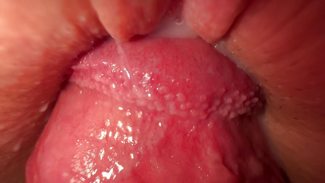 Follando el apretado coño de la hermanastra