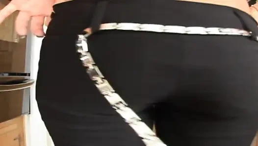 Interracial-MILFs szene 3_mature brünette vollbusige hausfrau fickt schwarzen klempner