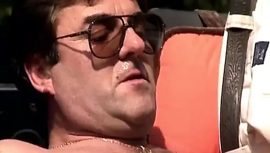 Cewek semok jerman dientot habis-habisan di luar ruangan