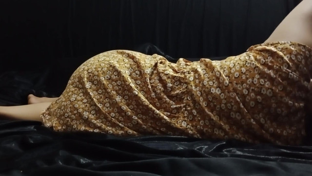 MY BOYFRIEND WAS TEMPTED BY HIS LUST WHEN I WORE A YELLOW  DRESS