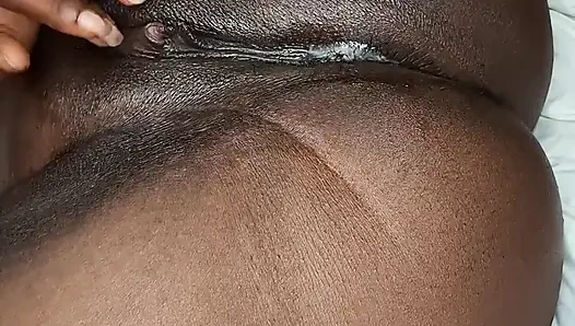 Mantan pacarku tidak membuatku mencapai orgasme, aku masih menginginkan lebih