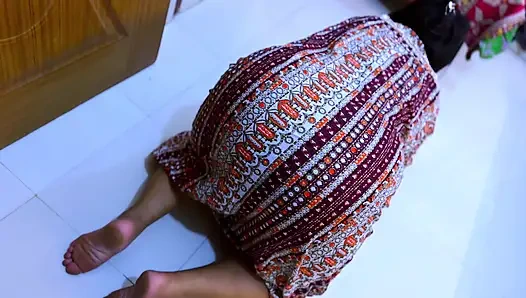 Ibu tiri mesir yang cantik terjebak di dalam meja sekarang dia ingin seks anal kasar dariku!