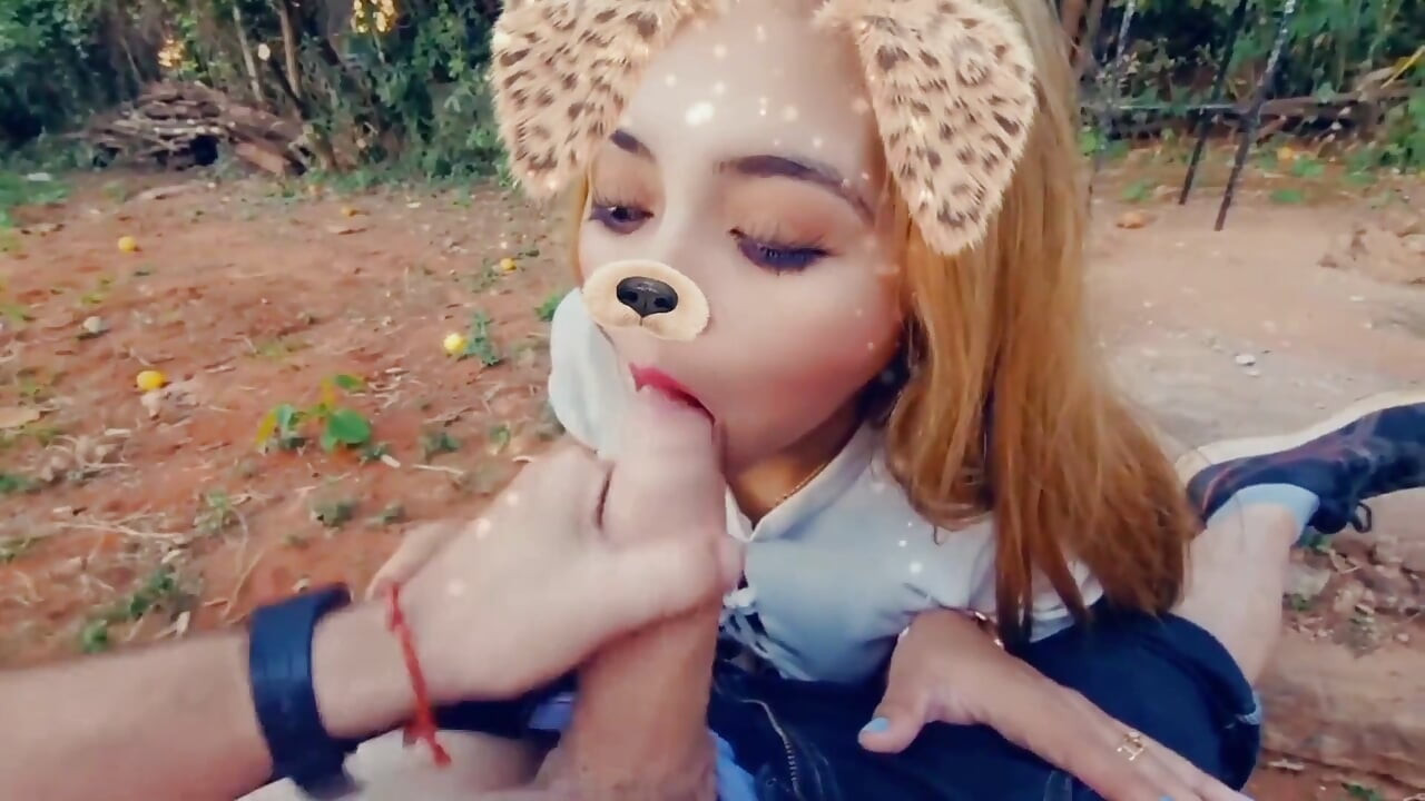 Loira Latina Chupando Pau