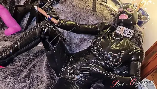 Slut-orgasma celeste dengan fetish merokok lateks hitam dan berbicara lembut dalam bahasa Jerman